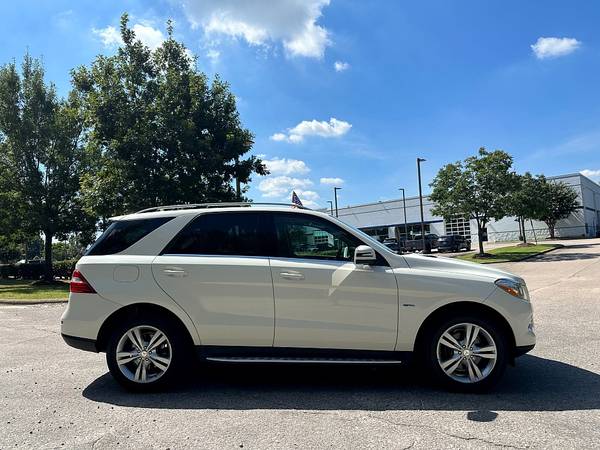 2012 Mercedes-Benz ML 350 BlueTEC PRICED TO SELL! - $13,999 (2604 Teletec Plaza Rd. Wake Forest, NC 27587)