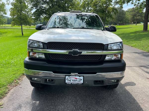 2004 Chevy Silverado 3500 Crew Cab 4WD SRW 8.1 - $22,900 (Forsyth, MO)