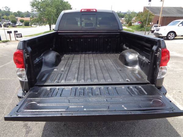 2012 Toyota Tundra Doublecab 4WD V8 SR5 TRD *Gray* - $22,995 (Franklin, North Carolina)