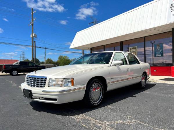 1999 Cadillac DeVille 4dr Sdn Golden Anniversary Edition (+ Modus Auto Group LLC)