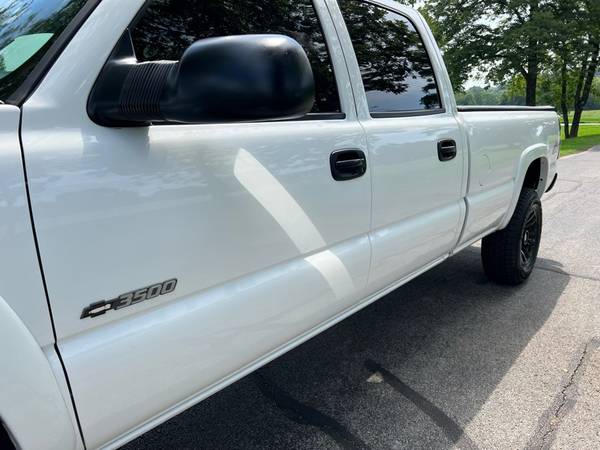 2004 Chevy Silverado 3500 Crew Cab 4WD SRW 8.1 - $22,900 (Forsyth, MO)