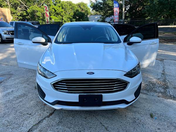 2019 Ford Fusion Hybrid SE PRICED TO SELL! - $18,999 (2604 Teletec Plaza Rd. Wake Forest, NC 27587)