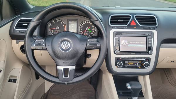 2010 Volkswagen Eos Komfort Turbo Convertible VW - $7,000 (336-575-1313 (Winston- Salem))