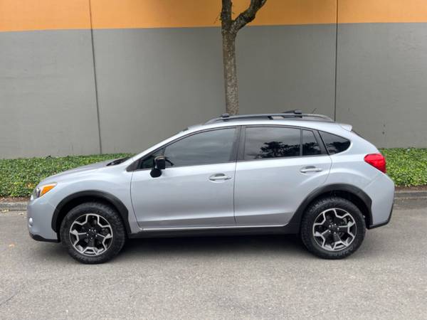 2015 SUBARU XV CROSSTREK 2.0i PREMIUM AWD 5SPD MANUAL/CLEAN CARFAX - $16,995