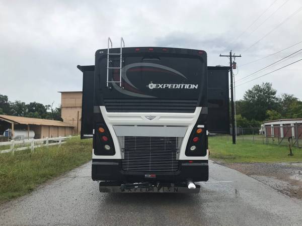 2012 Freightliner Custom 36M Expedition RV MS00048 - $80,000 (Tullahoma)