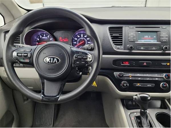 2017 Kia Sedona LX - mini-van (Kia Sedona Black)
