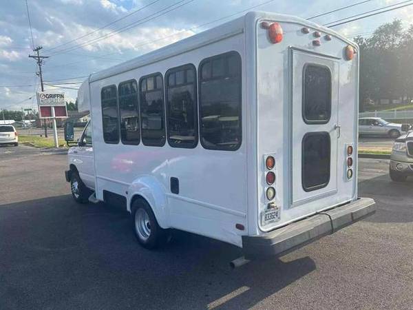 2010 Ford E350 Super Duty Cutaway - On the Road Pricing! - $15500.00