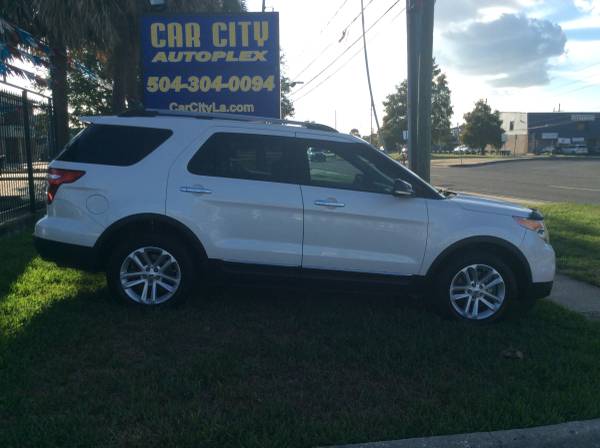 THIRD ROW SEATING! 2015  Ford Explorer XLT *** FREE WARRANTY *** - $13,995 (Metairie)