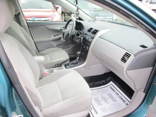 2009 Toyota Corolla LE 4-Speed AT - $9,999 (Top gearz auto)