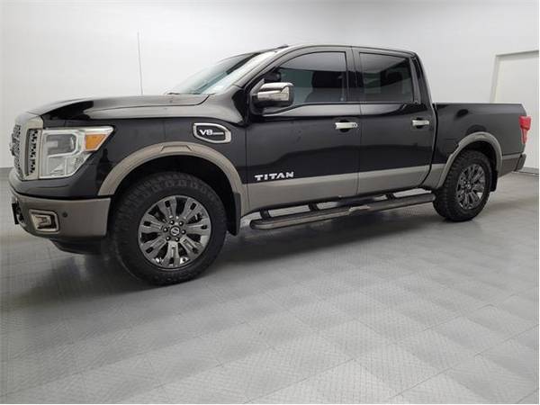 2017 Nissan Titan Crew Cab Platinum Reserve 5.5 ft - truck (Nissan Titan Black)