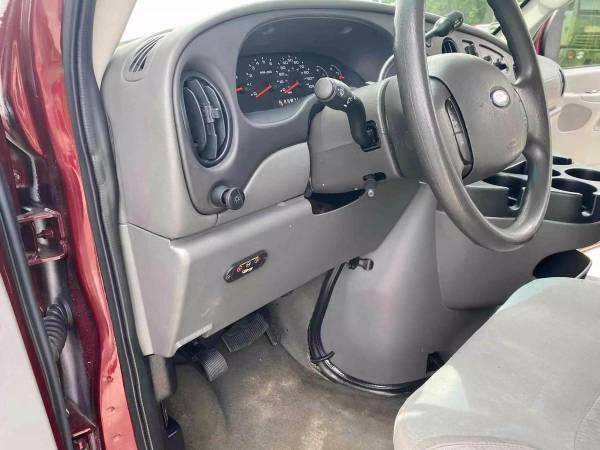 2007 Ford E350 Super Duty Passenger XLT Extended Van 3D - $12,895 (+ Longwood Auto)