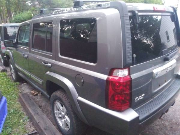2007 Jeep Commander Limited 4X4 w/HEMI - $3,500 (Detroit)