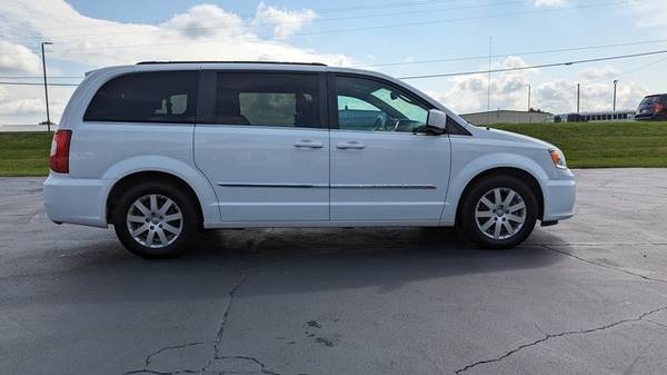2015 Chrysler Town & Country Touring - $1,995