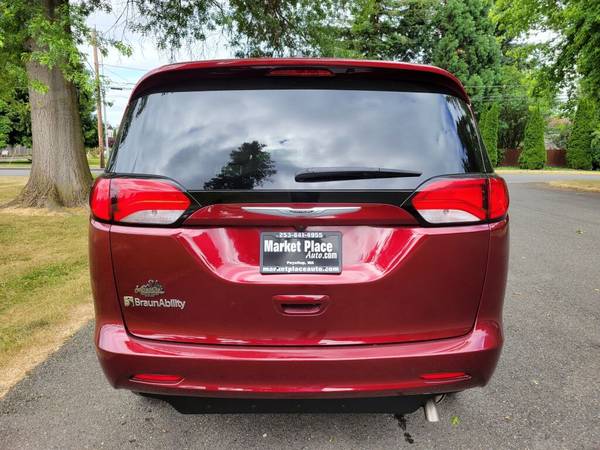 2021 Chrysler Voyager LXI (Mobility Van) - $49,881