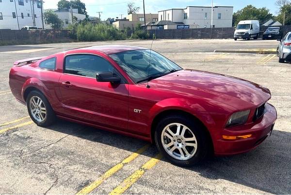 Very Nice 2006 Ford Mustang GT V8 Auto w/Leather, 106K & Clean CARFAX - $12,990 (Fort Worth)