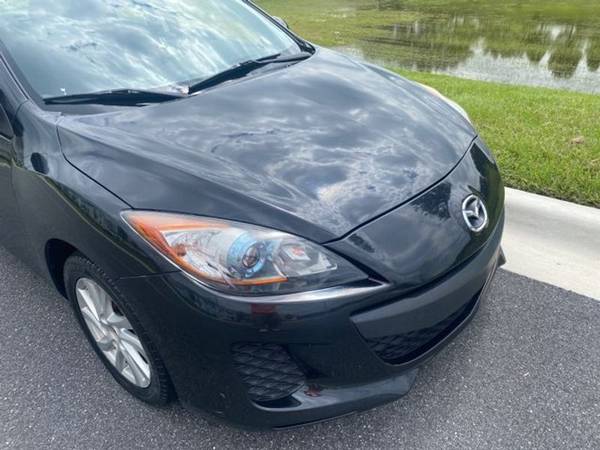 2012 *Mazda* *Mazda3* *i* Touring - $7,995 (Mazda Mazda3)