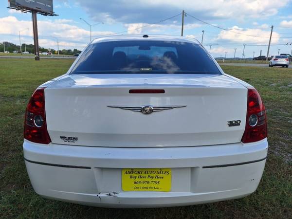 2010 Chrysler 300 4dr Sdn Touring RWD Fleet (Airport Auto Sales)