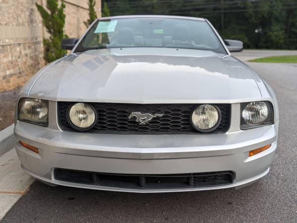MUSTANG GT CONVERTIBLE  AUTOMATIC LOW MILES ONLY 102K  V8  LEATHER 1 OWNER - $7,700 (Cumming)