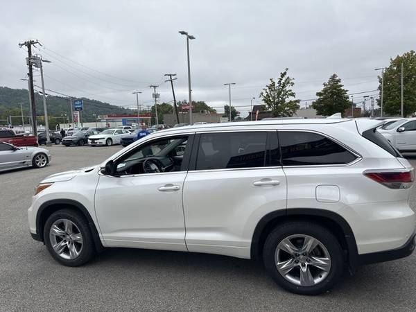 Used 2015 Toyota Highlander AWD 4D Sport Utility / SUV Limited (call 304-892-8542)