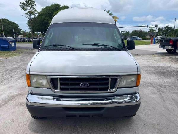 2007 Ford E350 Super Duty Passenger XLT Extended Van 3D - $12,895 (+ Longwood Auto)