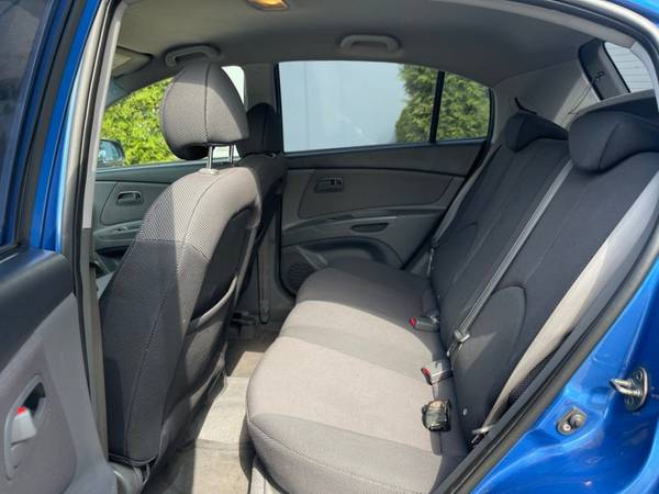 2007 Kia Rio5 LX HATCHBACK AUTOMATIC A/C LOCAL BC - $4,995 (NEW WESTMINSTER)