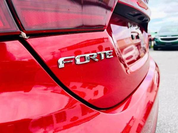 2021 Kia Forte LXS Sedan 4D 4 FWD 4-Cyl, 2.0 Liter - $19,199