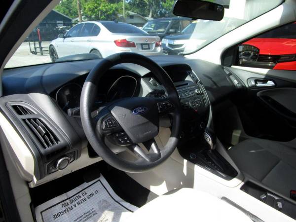 2017 Ford Focus SE Hatch  BUY HERE / PAY HERE !! - $9,995 (+ Avin Enterprises Inc)