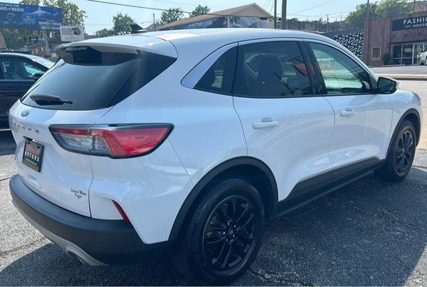 2021 Ford Escape SE FWD - $18,888 (branson)