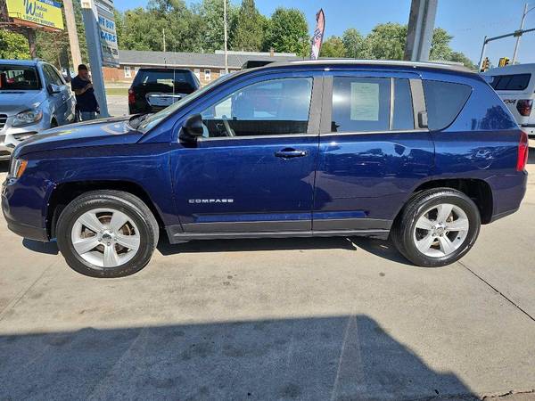 2015 JEEP COMPASS SPORT EZ FINANCING AVAILABLE - $9,988 (+ See Matt Taylor at Springfield select autos)