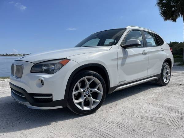 2015 BMW X1 sDrive28i~ WHITE/ BEIGE LEATHER~ PANO ROOF~ 2.0 4 CYL~ GREAT ON - $11,890 (Sarasota, FL)