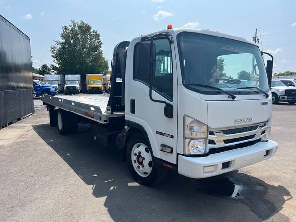 2018 ISUZU NRR ROLLBACK TRUCK 5.2 LITER I4 DIESEL 74K MILES 1 OWNER - $54,988 (Murfreesboro)