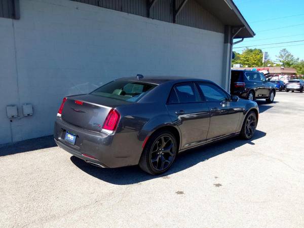 2021 Chrysler 300 S - $29,500 (+ GUARANTEED APPROVAL! 615 AUTO SALES)