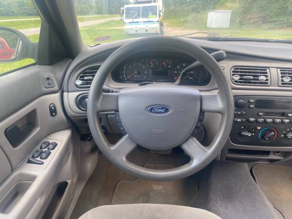 2005 Ford Taurus SE - $5,000 (Burkeville)
