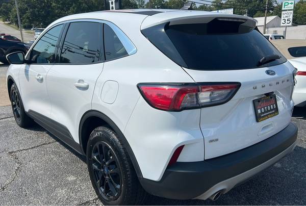 2021 Ford Escape SE FWD - $18,888 (branson)