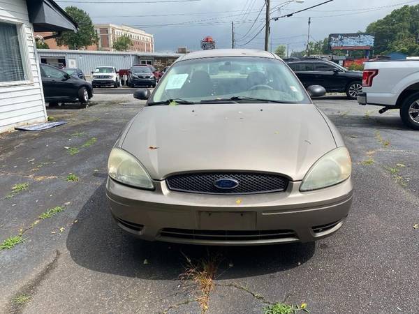 2005 Ford Taurus SE 4dr Sedan - DWN PAYMENT LOW AS $500! - $4,880 (+ VIEW OUR FULL INVENTORY | www.actionnowauto.net)