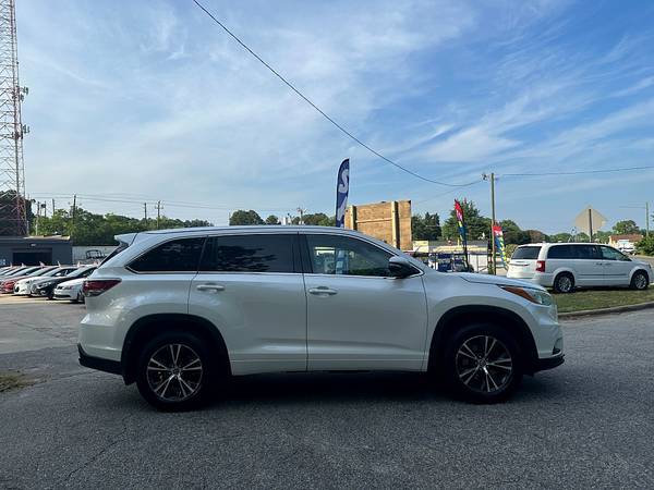 2016 Toyota Highlander XLE PRICED TO SELL! - $18,999 (2604 Teletec Plaza Rd. Wake Forest, NC 27587)