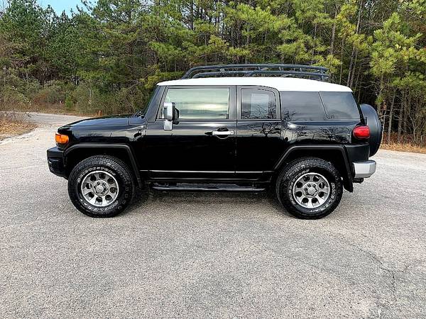 2013 Toyota FJ Cruiser  PRICED TO SELL! - $22,999 (2604 Teletec Plaza Rd. Wake Forest, NC 27587)