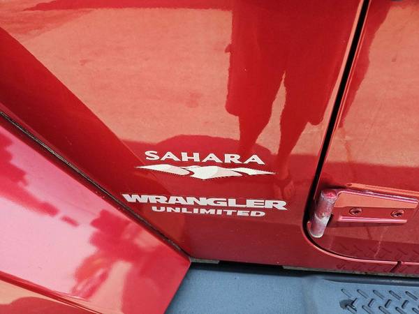 2013 JEEP WRANGLER UNLIMI SAHARA EZ FINANCING AVAILABLE - $19,988 (+ See Matt Taylor at Springfield select autos)