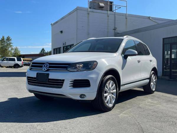 2014 Volkswagen Touareg 4dr 3.6L Sport - $19,869