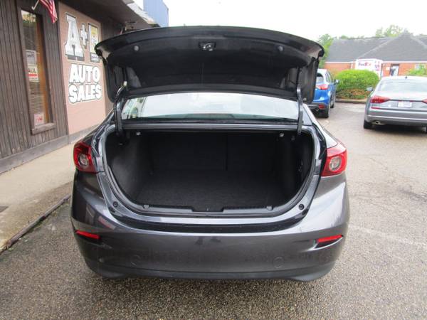 2016 Mazda MAZDA3 i Touring Sedan - $15,897 (West Chester, OH)