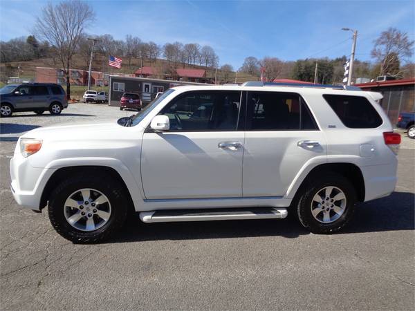 2012 Toyota 4Runner 4WD V6 SR5 *White* - $15,995 (Franklin, North Carolina)