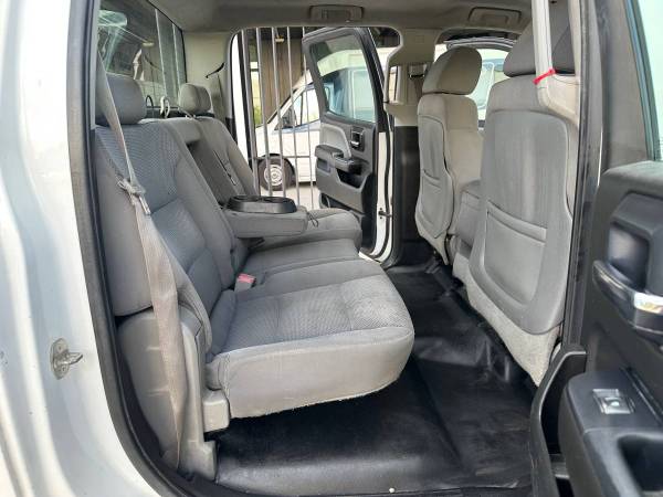 2015 Chevrolet Chevy Silverado 2500 W/T Crew Cab 4WD SWB 6.0L CARFAX - $17,980 (Houston TX FREE NATIONWIDE SHIPPING!)