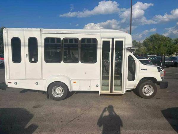 2010 Ford E350 Super Duty Cutaway - On the Road Pricing! - $15500.00