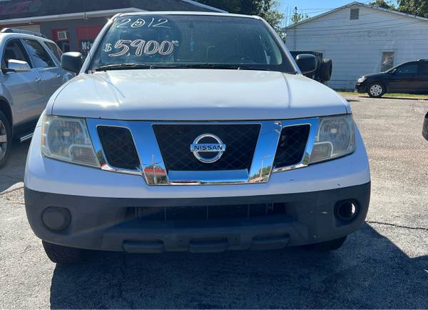 2012 Nissan Frontier SV I4 King Cab 2WD - $5,900 (Dexter, MO)