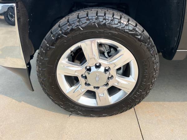 2019 Chevrolet Silverado 2500 LTZ Crew Cab 4WD SWB - $48,900 (WE DELIVER ANYWHERE)