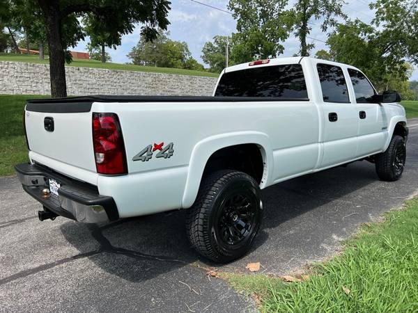 2004 Chevy Silverado 3500 Crew Cab 4WD SRW 8.1 - $22,900 (Forsyth, MO)