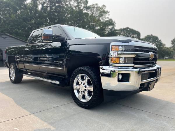 2019 Chevrolet Silverado 2500 LTZ Crew Cab 4WD SWB - $48,900 (WE DELIVER ANYWHERE)