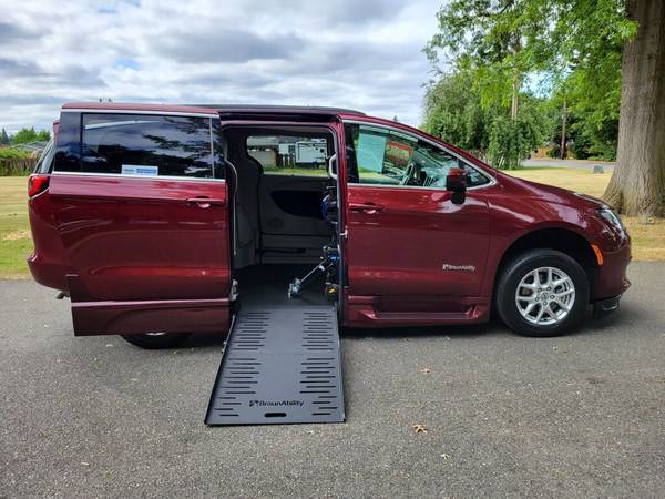 2021 Chrysler Voyager LXI (Mobility Van) - $49,881