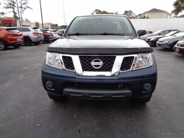 2019 Nissan Frontier SV V6 4x2 4dr King Cab 6.1 ft. SB 5A Financing Available! - $17,900 (Wilmington. NC)