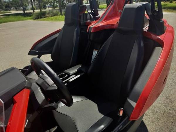 2021 Polaris SLINGSHOT SL AUTOMATIC RUNS GREAT FREE SHIPPING IN FLORIDA SL - $20,995 (+ Gulf Coast Auto Brokers)